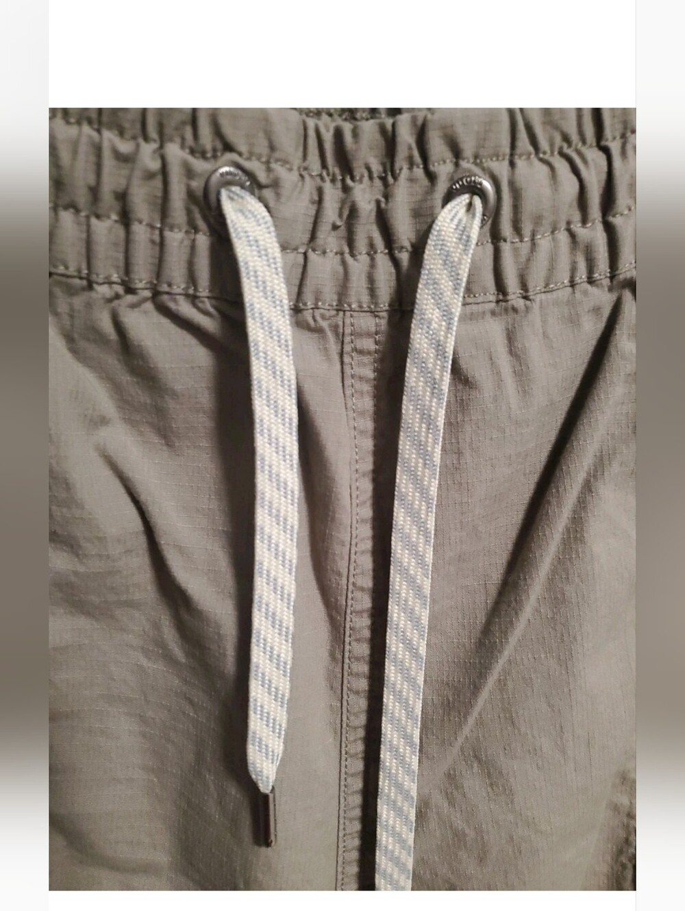 Vuori Women's Drawstring Track Pants in Taupe - Picture 5 of 9